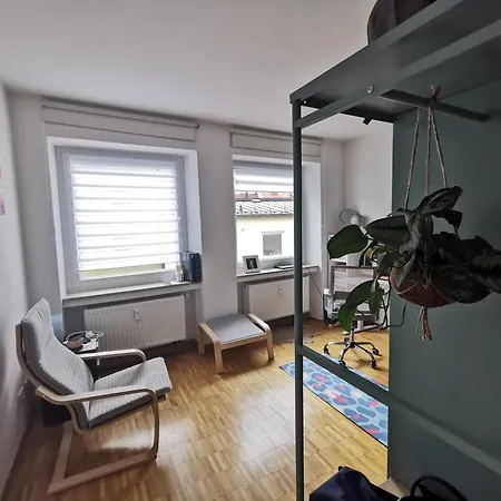 Center Schwabing Spacious Flat