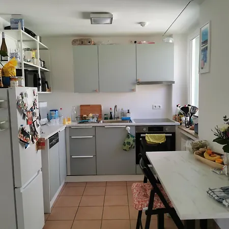 Center Schwabing Spacious Flat شقة